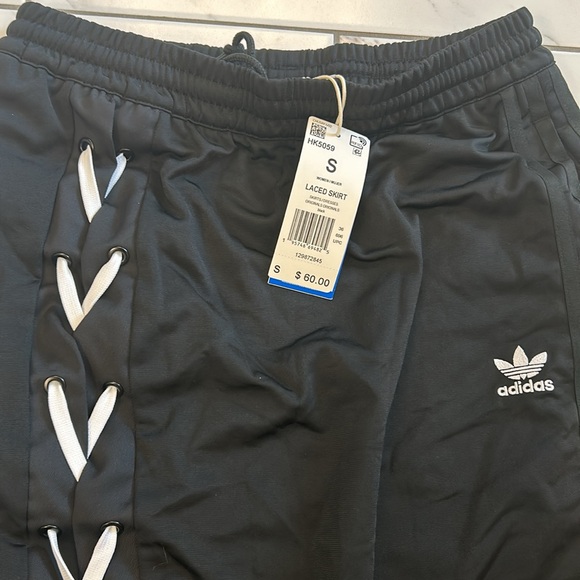 Women’s Adidas laced Midi Skirt size small - Picture 4 of 5